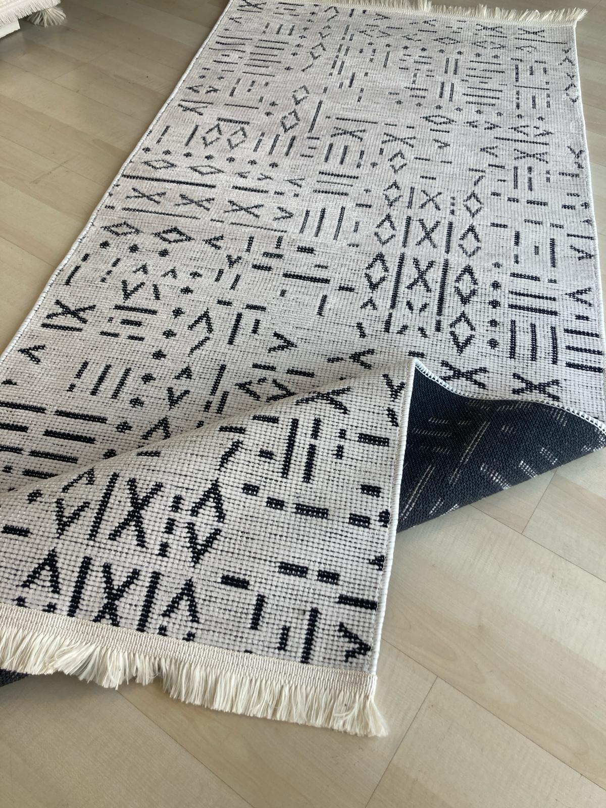 Beyaz%20Çivi%20Desenli%20Şönil%20Kilim