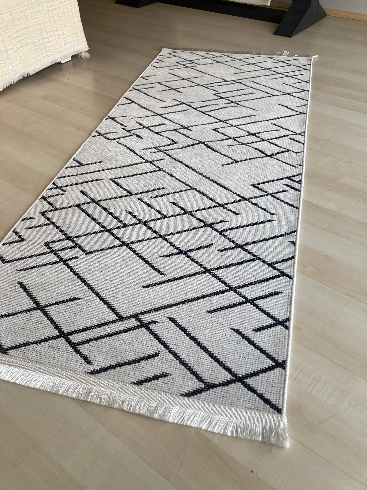 Beyaz%20Çizgi%20Desenli%20Şönil%20Kilim