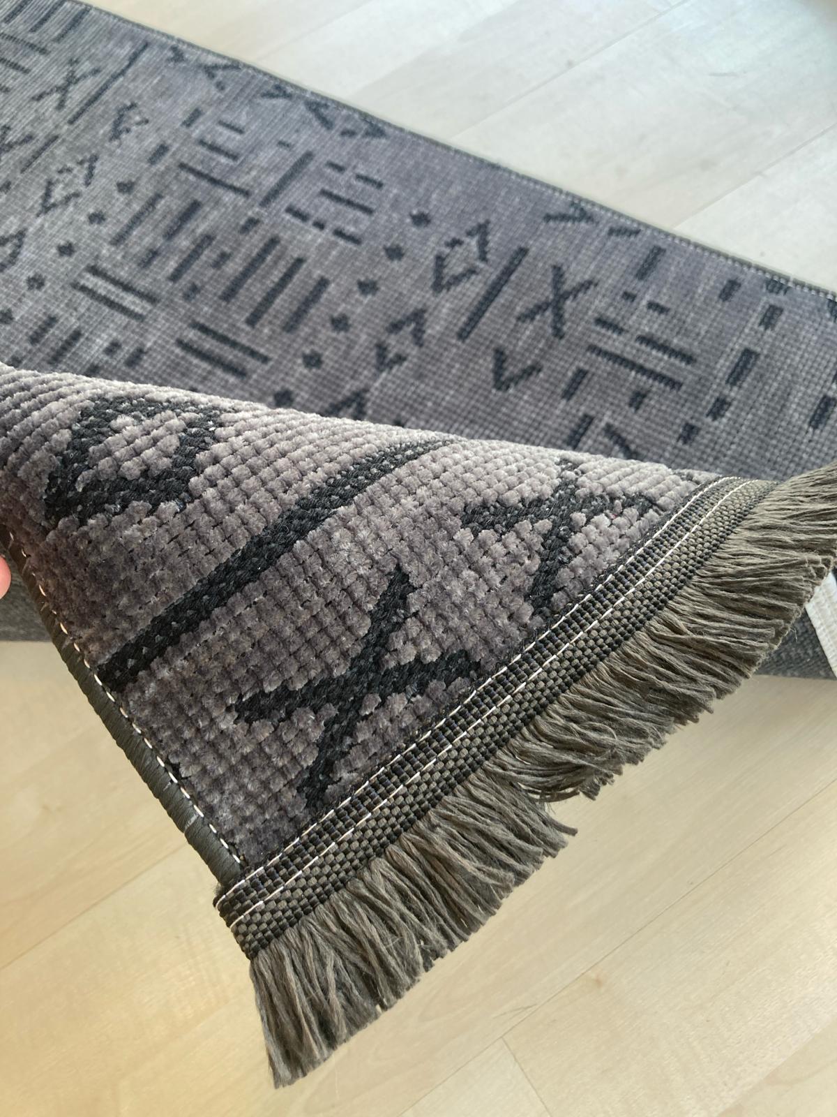 Antrasit%20Çivi%20Desenli%20Şönil%20Kilim