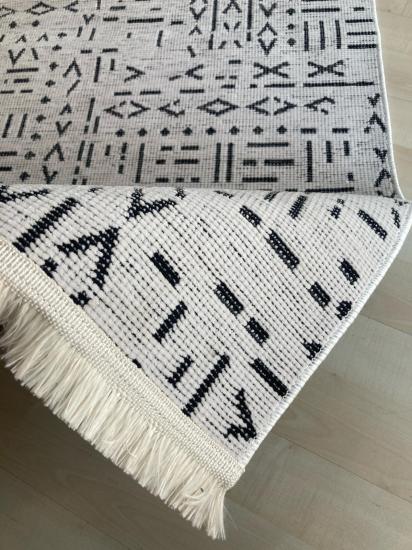 Beyaz Çivi Desenli Şönil Kilim